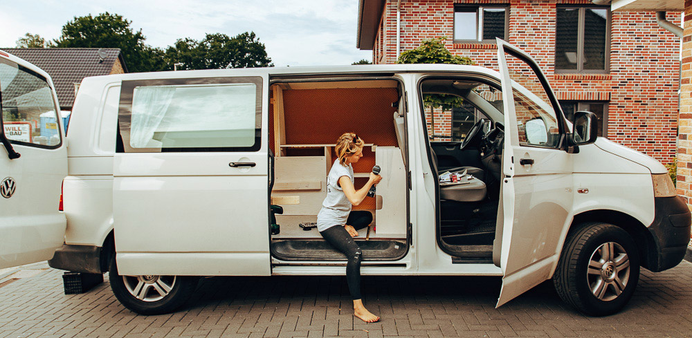 Camper selbst ausbauen. Selbst ist die Frau